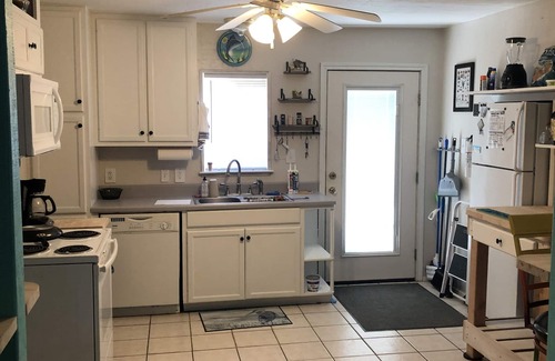 Port O Connor Maison | Anglers Landing LLC, Lots of beds, Boat Parking, Big/Private back Yard, Hot Tub