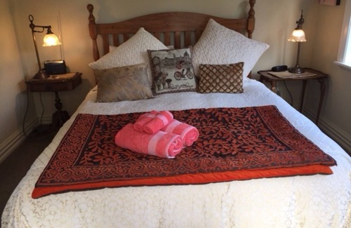 Renwick Maison | Anglesea House Inn