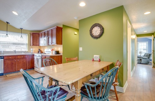 Lake Erie Beach Maison | Angola Getaway: Walk to Lake Erie Beach Park!