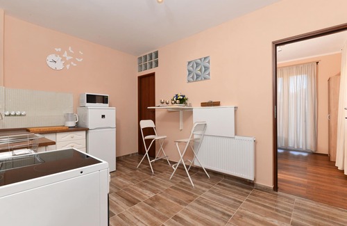 Csepel-Kiralyerdo Maison | Anita Apartments, une propriété moderne au bord de la rivière près du centre