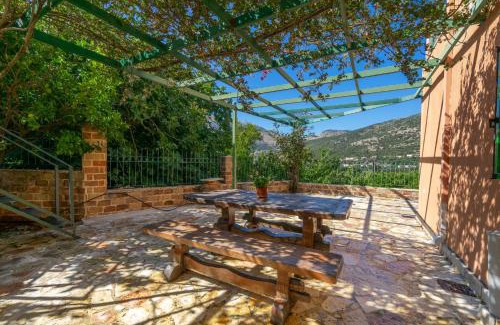 Logarata Maison | Anna's Apartment near Agia Efimia & Myrtos beach