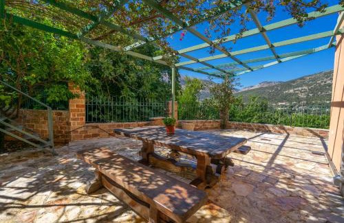 Logarata Maison | Anna's Apartment near Agia Efimia & Myrtos beach