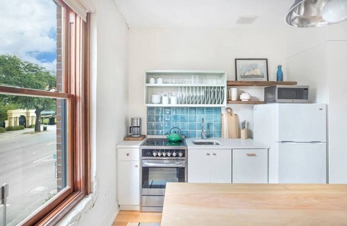 Yamacraw Village Copropriété | Annabelle 2B - City Views near City Market, River
