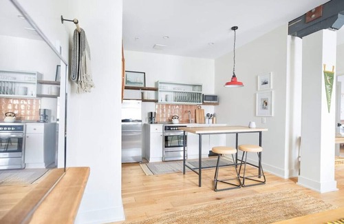 Yamacraw Village Copropriété | Annabelle 3D - 2BR, Full Kitchen near City Market