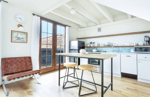 Yamacraw Village Appartement | Annabelle 4A - Top Floor Loft with Terrace in Historic Downtown