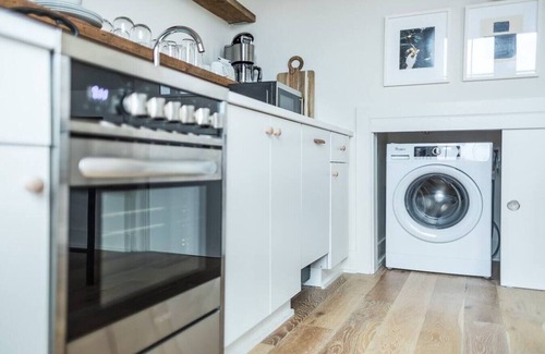 Yamacraw Village Appartement | Annabelle 4A - Top Floor Loft with Terrace in Historic Downtown
