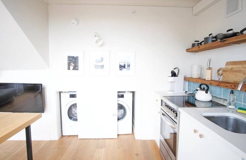 Yamacraw Village Appartement | Annabelle 4B - Bright Loft With a Patio in Downtown Savannah