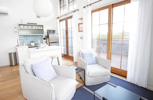 Yamacraw Village Appartement | Annabelle 4D - Top-Floor 2 BR in Historic Downtown Savannah