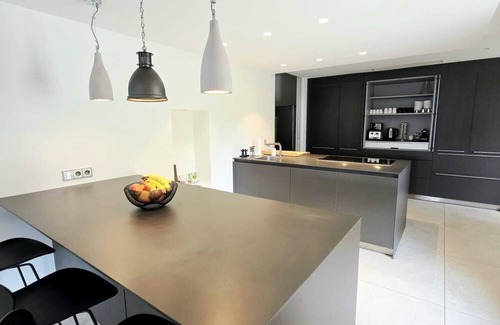 Veyrier-du-Lac Villa | Annecy Location Prestige : Villa Josephine - Vue Imprenable sur le Lac d'Annecy