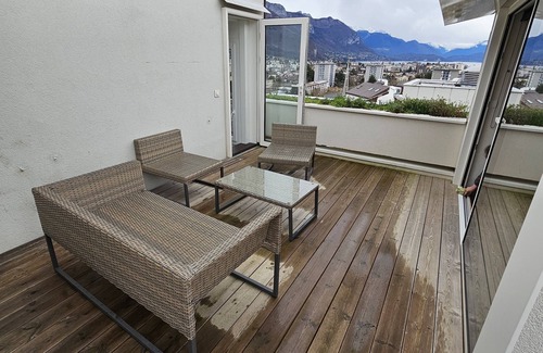 Novel Appartement | Annecy, lumineux triplex 5 lits avec toit terrasse surplombant lac et montagnes.