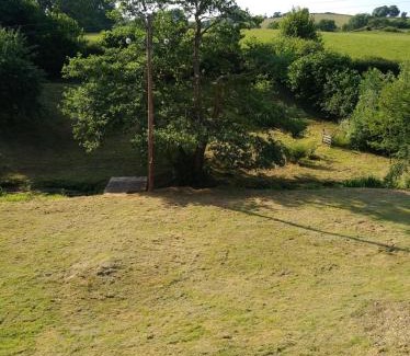 Coed-Y-Paen Appartement | Annexe in rural idyll close to historical site