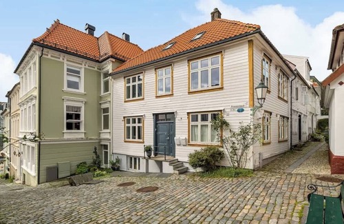 Bergen City Centre Appartement | Anno 1645 | Private roof terrace & Easy Check-In