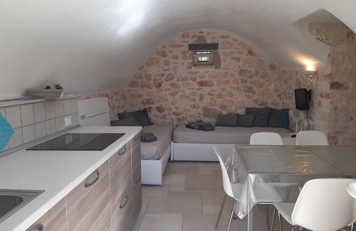 Ceglie Messapica Maison | Antico TRULLO ULMO - Piscine privée + Wi-Fi gratuit