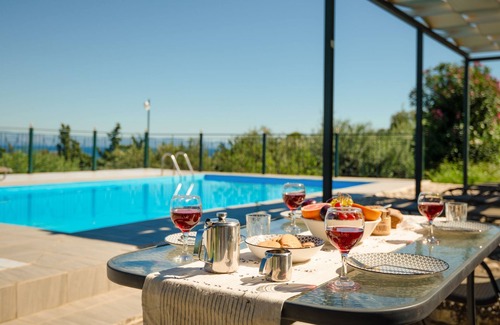 Koutsi Appartement | Antigoni Villa Dio: Piscine commune, vue imprenable, climatisation