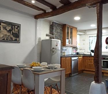 Mundaka Appartement | Antigua casa de pescadores con GARAJE PRIVADO