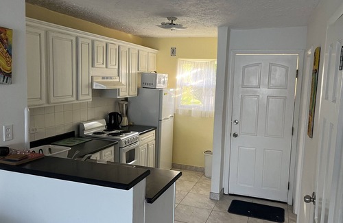 Jolly Harbour Copropriété | Antiguan Villa w/Amazing Water View, 5 minutes to Beach