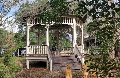 New Ulm Maison | Antique 2 story home on 160 Acres