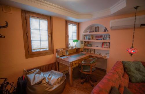 Macka Appartement | Antique Masterpiece Duplex in Beşiktaş