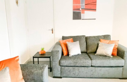 Andover Maison | Antley House - lovely 3 bedroom house in Andover with free parking.