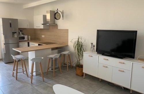 Lunel Appartement | "Antre Nous" au Cœur de Lunel