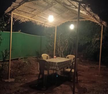 Chendhare Lit Et Petit-Déjeuner | Anvi Holidayhome Alibag