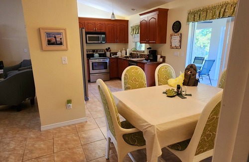 Indian River Estates Maison | Anytime Sunshine Getaway!! Family friendly with a fresh Florida feel.