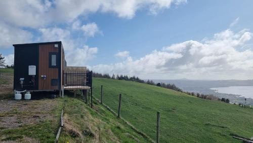 Kawaha Point Maison | Aorangi Peak Cabins 1 by Tiny Away