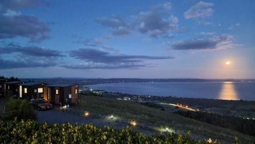 Kawaha Point Maison | Aorangi Peak Cabins 10 by Tiny Away