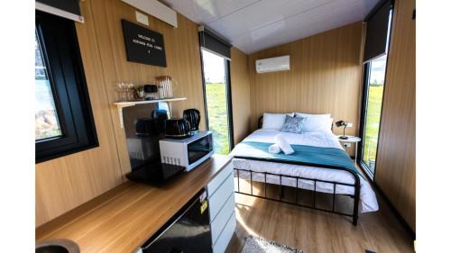 Kawaha Point Maison | Aorangi Peak Cabins 4 by Tiny Away