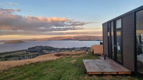 Kawaha Point Maison | Aorangi Peak Cabins 8 by Tiny Away