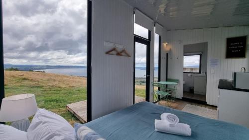 Kawaha Point Maison | Aorangi Peak Cabins 8 by Tiny Away