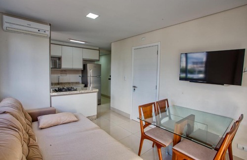 Maringa Appartement | Ap c/ 2 Qts, garagem e A/C