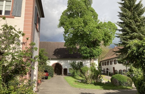Muellheim Appartement | Apartment 'Fewo Oskar' with Mountain View, Private Terrace and Wi-Fi