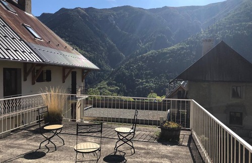 Saint-Colomban-des-Villards Appartement | Appartement avec Terrasse à 5 minutes des Sybelles