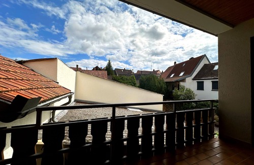 Neustadt-Hambach Maison | Apartment Eichstraße 1a - Central in Hambach with castle view