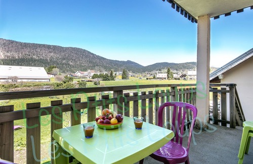 Autrans-Meaudre-en-Vercors Appartement | Appartement Les Ptits Loups, Autrans-Méaudre en Vercors vue montagne, terrasse privée et jardin