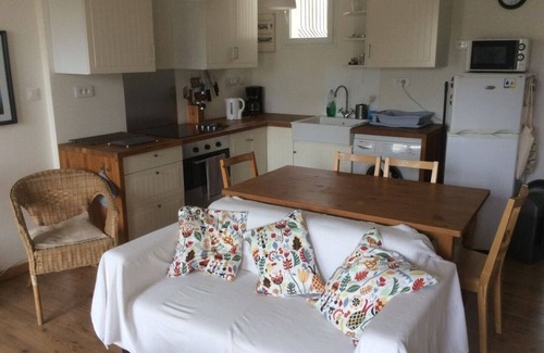 Bouzigues Appartement | Appart1: Vues incroyables sur L’Etang de Thau, Bouzigues. 1étage, 2 chambres 4-6