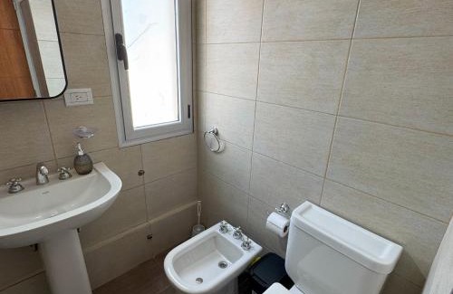 Rio Cuarto Appartement | Apart Azucena, 1 dormitorio céntrico con balcón y cochera