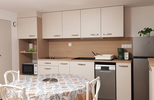Chateaux de la Loire Appartement | Appartement, parking fermé, terrasse, proche CHRU et bois de promenade, PMR