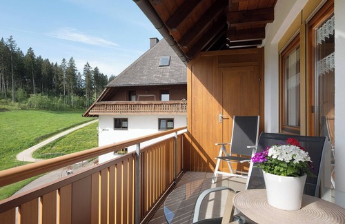 Schollach Appartement | Appartement "Ost" avec terrasse partagée, jardin partagé et balcon