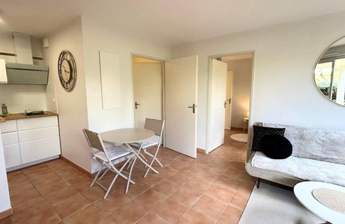 Castelnau-d'Estretefonds Appartement | Apartment-Comfort-Ensuite with Bath-Terrace