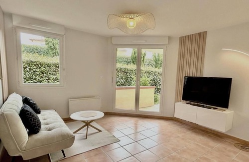 Castelnau-d'Estretefonds Appartement | Apartment-Comfort-Ensuite with Bath-Terrace