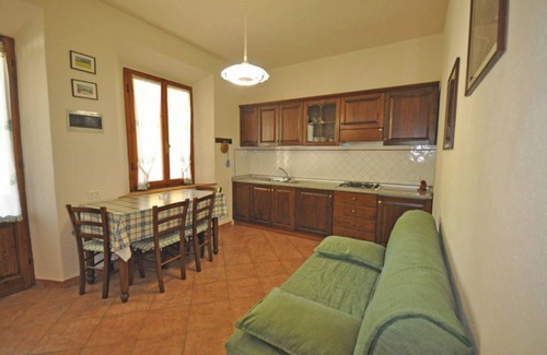 Montecatini Val di Cecina Appartement | Apartment '4' with Shared Pool, Shared Garden and Wi-Fi