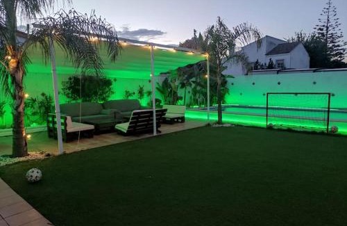 Valencina de la Concepcion Maison | Apartamento privado con piscina y jardin compartidos.