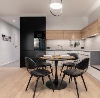 Stare Miasto District Appartement | Apartament Żółta Sofa