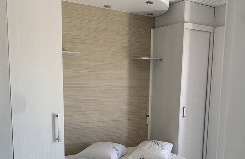 Indaia Appartement | Apartamento em Frente a Praia em Caraguatatuba Para 6 Pessoas