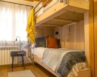 Alt Aneu Appartement | Apartament familiar de luxe i balcó amb vistes by RURAL D'ÀNEU