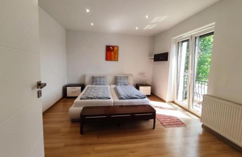 Niewiesze Appartement | Apartament GórnyŚląsk blisko jeziora - 120qm - 3 sypialnie z parkingiem i klimatyzacją - Flat UpperSilesia with Parking & air conditioning - Ferienwohnung OberSchlesien mit 3 Schlafzimmern inklusive Parkplatz und Klima - Nähe Badesee und Sandstrand