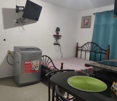 Parque Lefevre Maison | apartamentito tipo estudio AMUEBLADO tranquilo y acogedor cocina y baño privado independiente en CHANIS cerca de Costa del este