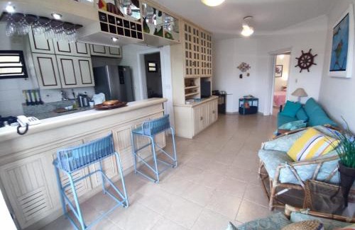 Pereque-Mirim Appartement | Apartamento - 100m da Praia das Toninhas - Condomínio Wembley Tênis, com piscina, estacionamento, portaria 24h, perto da praia, restaurante, lazer, Ar condicionado